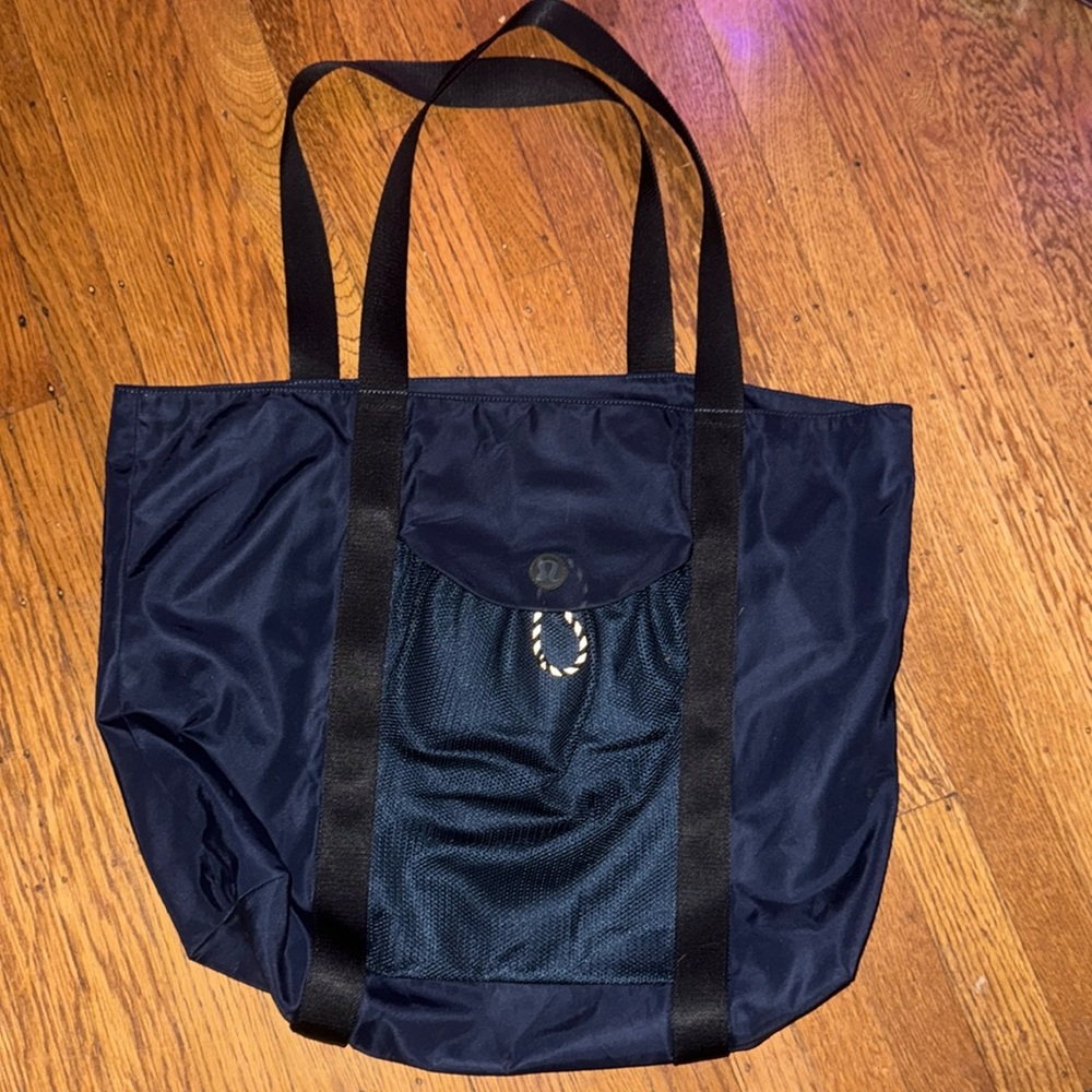 LuluLemon Oversized Tote bag. Dark blue.